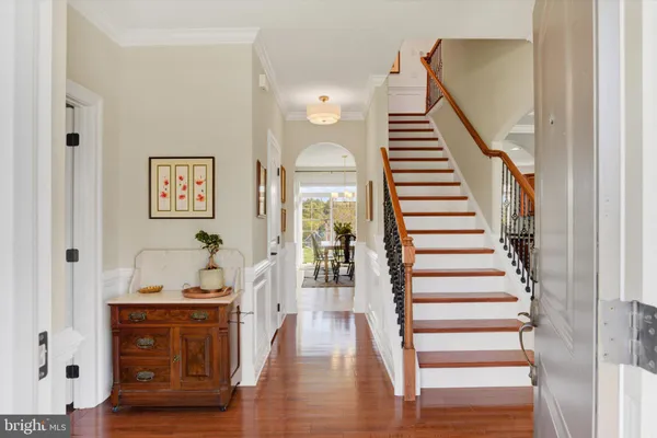 220 DUNBAR DR