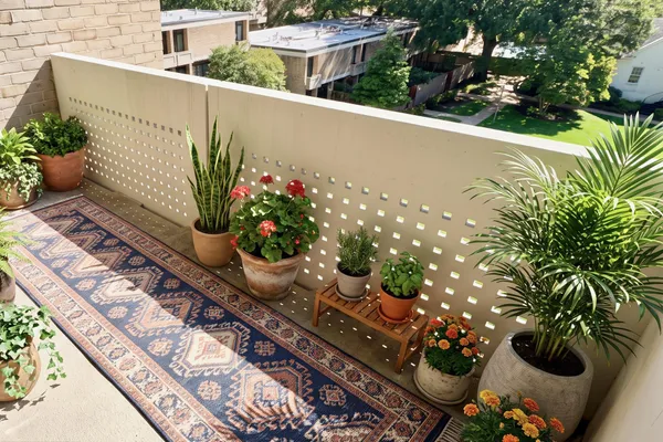 490 M ST W308