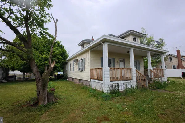 89 ROSENHAYN AVE