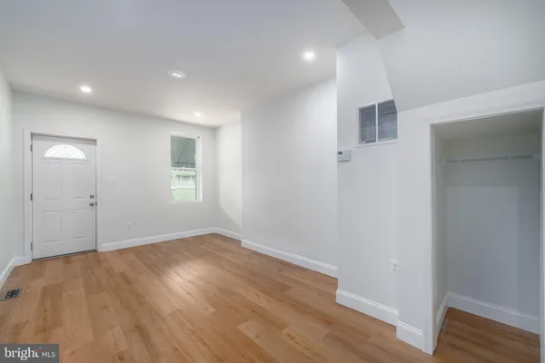 433 W 23RD ST