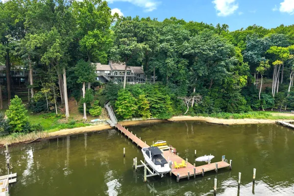 1304 SAINT PAULS WAY