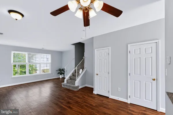 8635 WILLOW LEAF LN