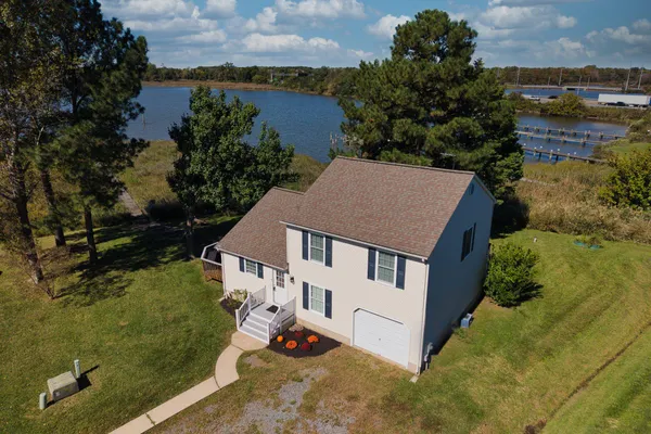 2703 SHERMAN DR