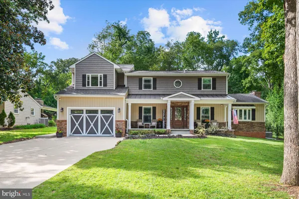 1138 VALLEY DR