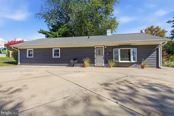 324 DEVON RD