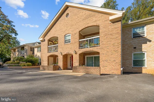 5809 COVE LANDING RD 303