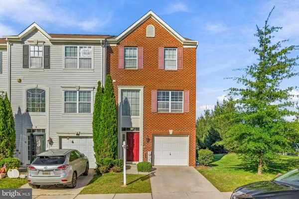 9300 SILVER CHARM DR