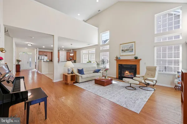 32 ORLEANS ST