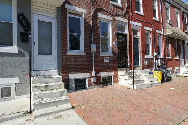 550 TRENTON AVE