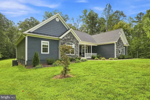 26 KENWOOD LN