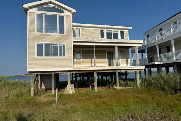 1425 E MALLARD DR