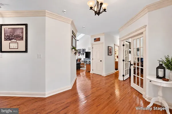 15 SKYLINE CIR