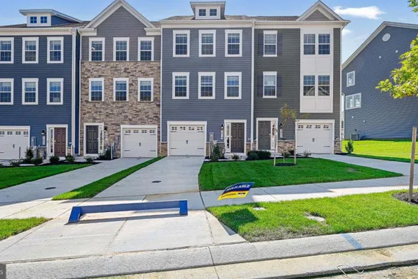 5005 SILVER OAK DR