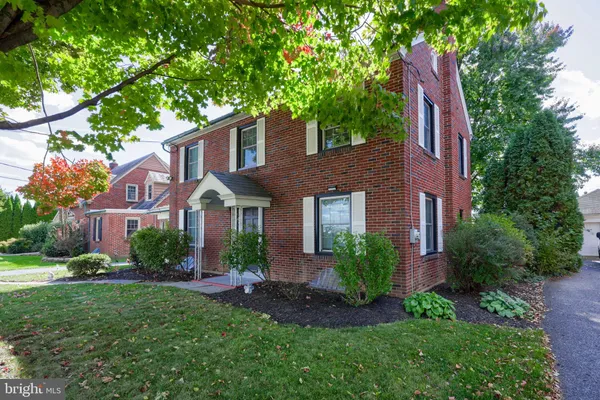 1720 W MAIN ST