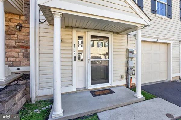 125 RED OAK CT CT