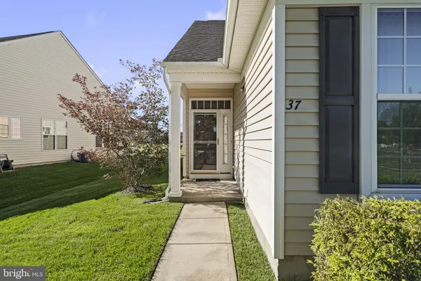 37 E DEHART AVE