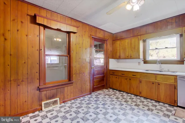 241 PINE GROVE RD
