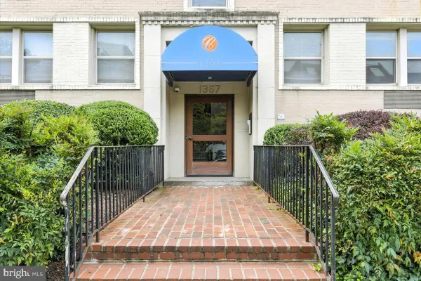 1367 K ST B