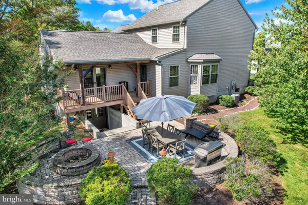 8 HEDGE ROW