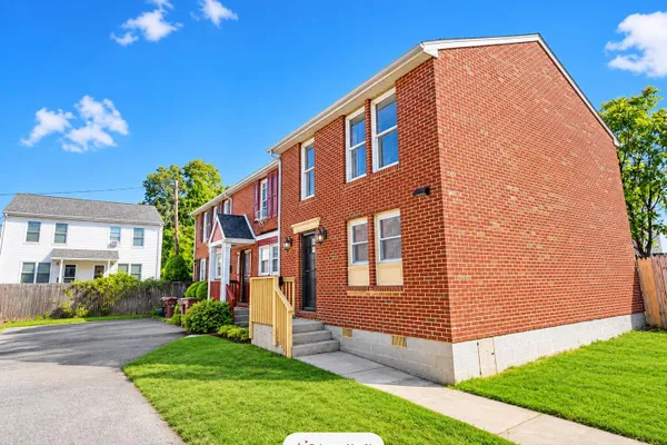 12 KINGS GRANT WAY