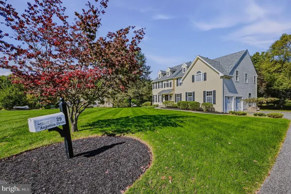 29 ANGELICA DR