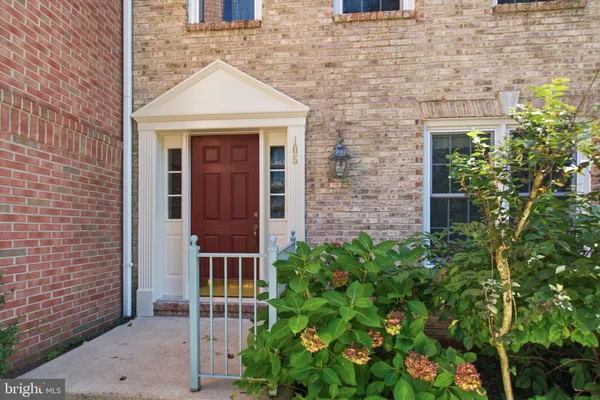 105 REES PL
