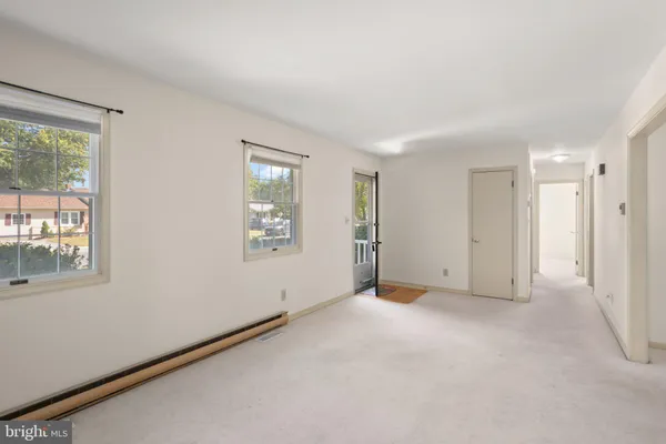 736 MAGNOLIA DR
