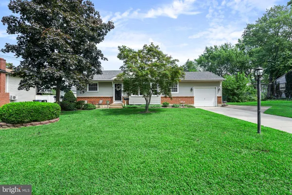 608 HAMILTON DR