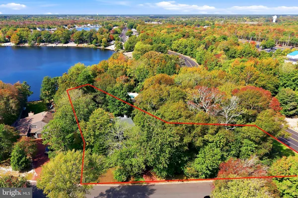 12 CHAMPLAIN CT