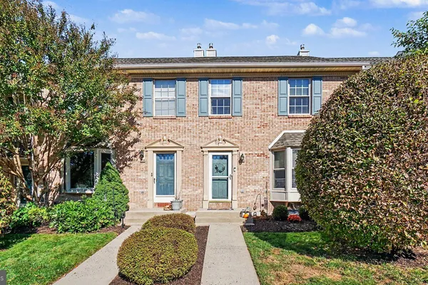 210 CHERRYWOOD CT