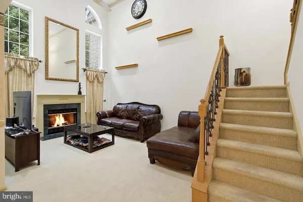 10 BURR CT