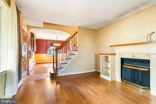 1170 EVELYN AVE