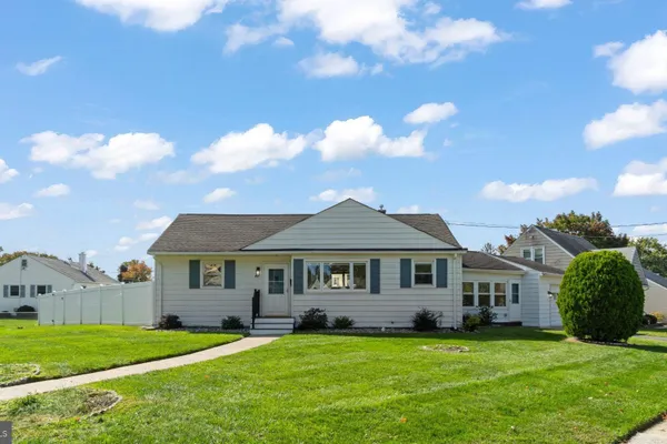 40 WOODBINE AVE