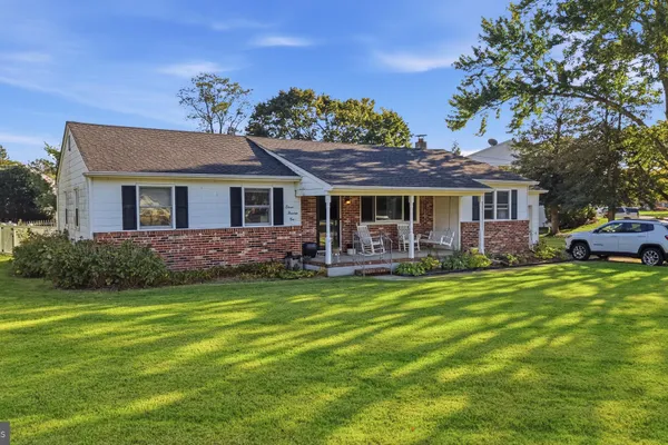 1101 FURMAN DR