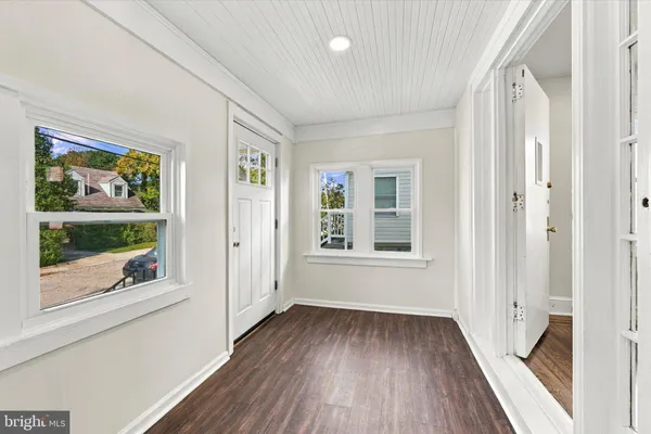 503 WOODLAND DR