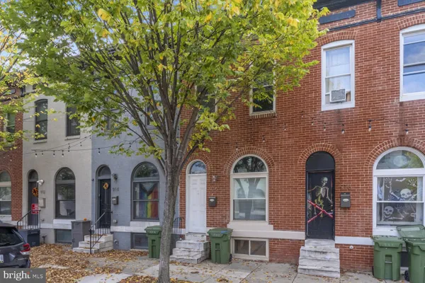 916 N MONTFORD AVE