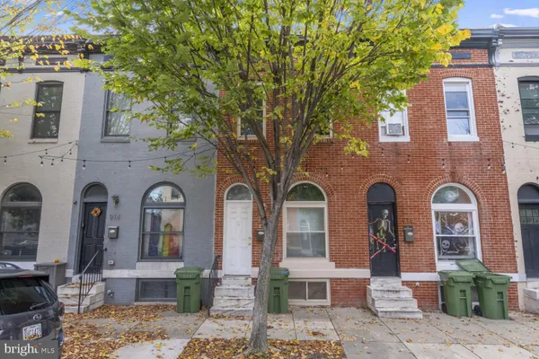 916 N MONTFORD AVE