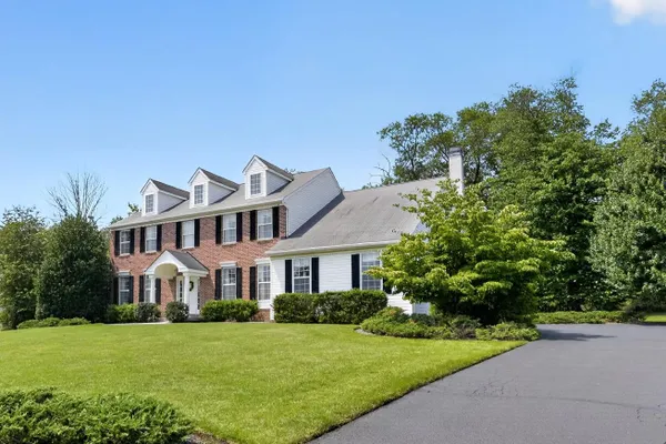 417 FOREST LN