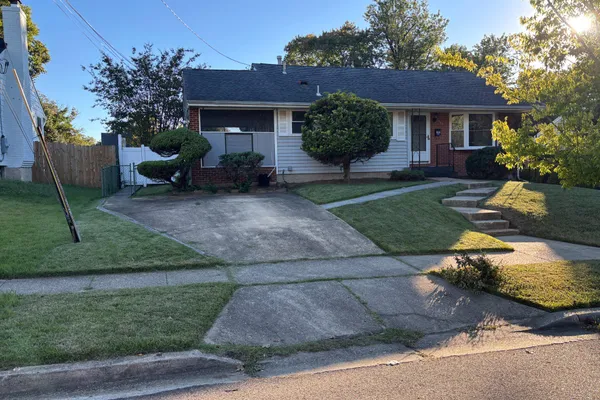 1407 FENWOOD AVE