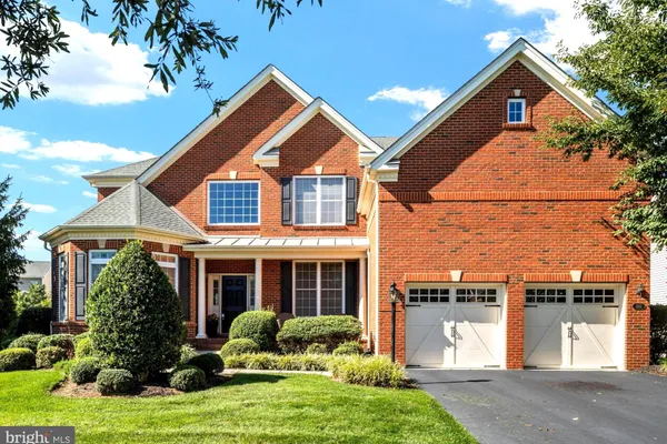 5813 WATERLOO BRIDGE CIR