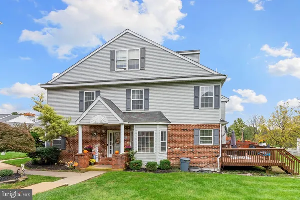1901 HARRISON CT