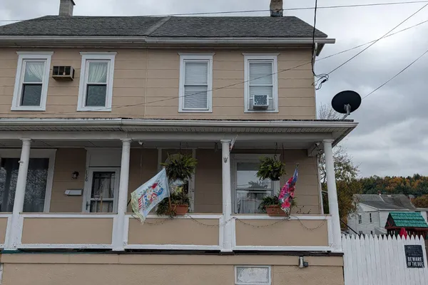 118 W HIGH ST