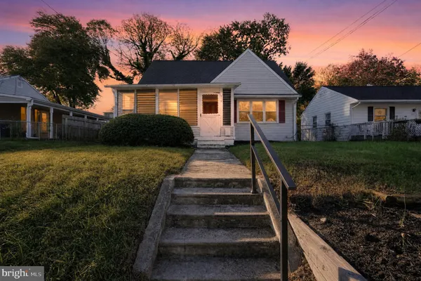 516 W MAIN ST