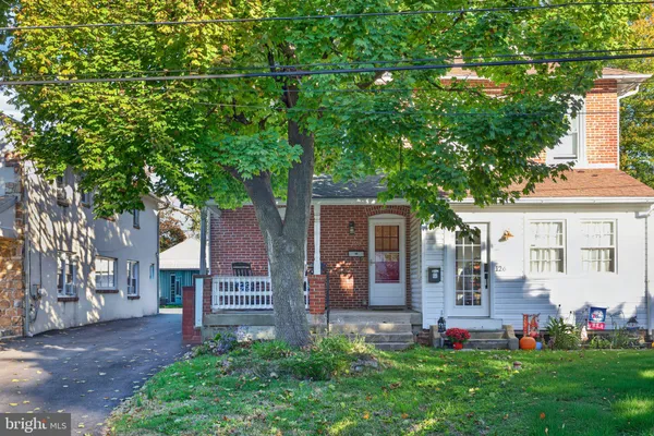 128 EACHUS AVE