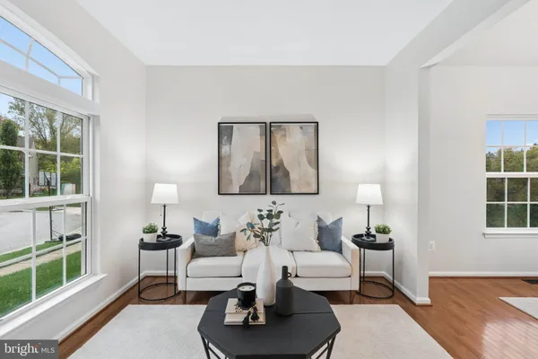 322 DAPHNE CT
