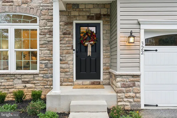 322 DAPHNE CT