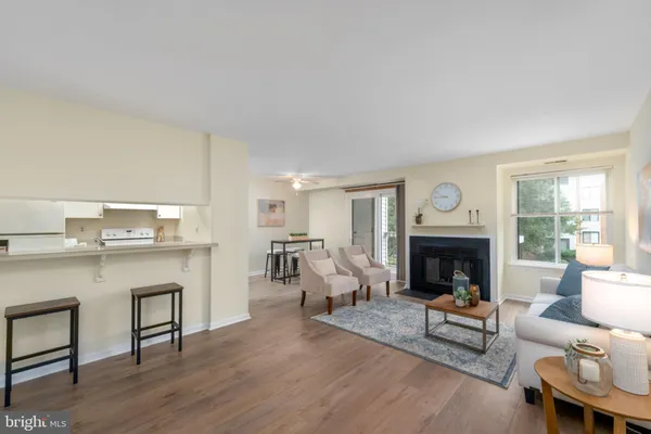 1113 CASTLE HARBOUR WAY 2B