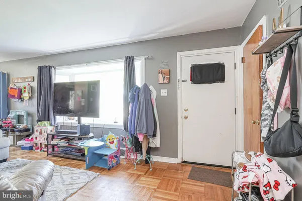 2 BRYN MAWR AVE