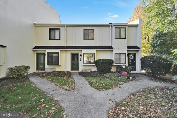 401 SUMMIT HOUSE