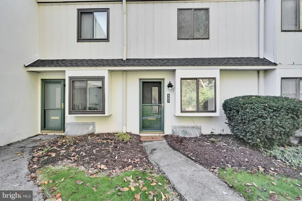 401 SUMMIT HOUSE